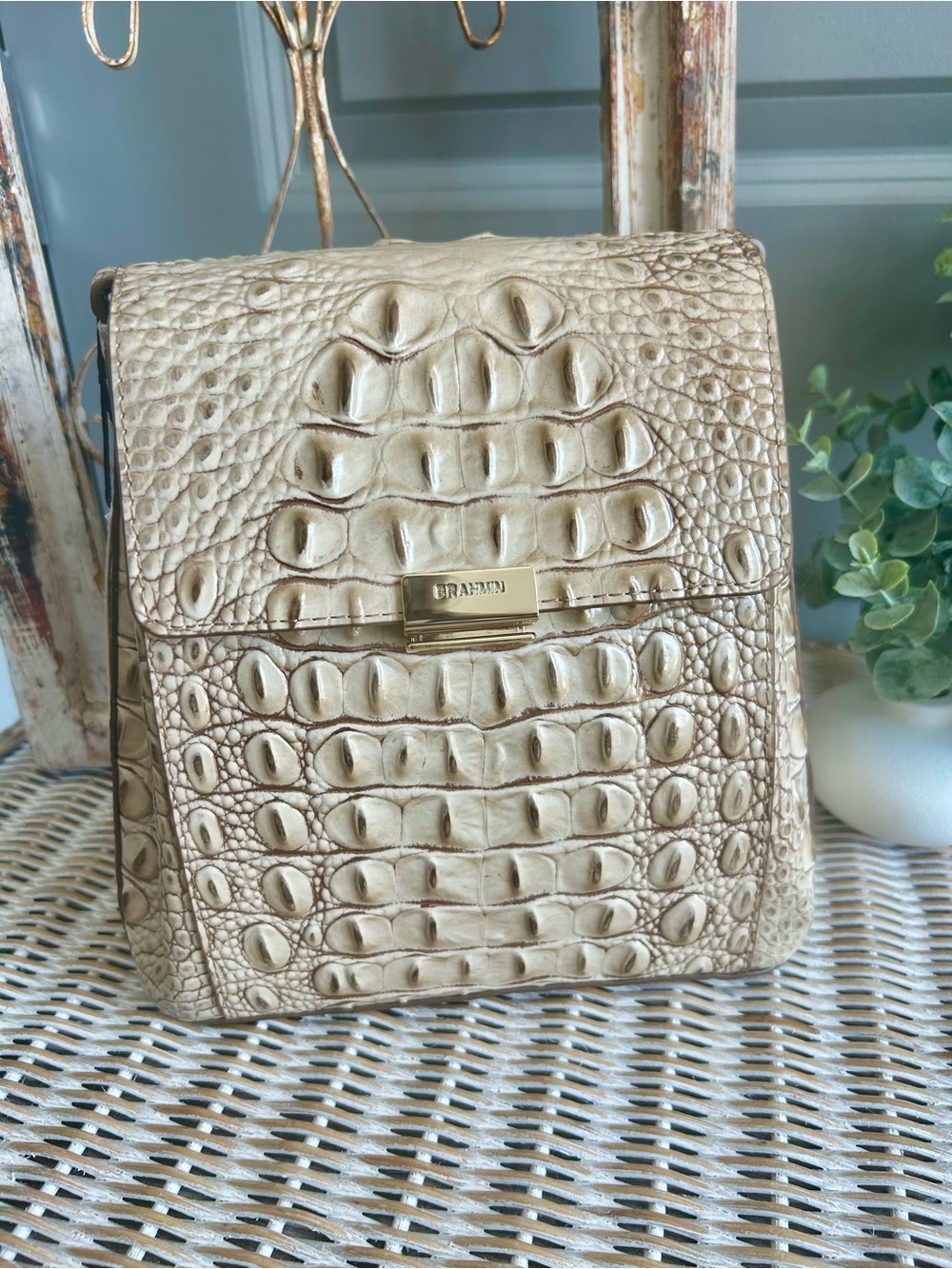 Brahmin Seashell Croc Embossed Leather Crossbody Bucket Bag coastal old money - Picture 2 of 10